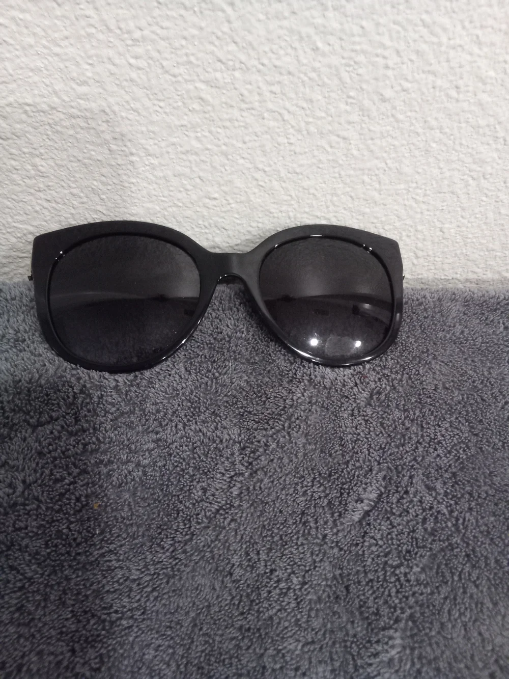 Black Cat-Eye Sunglasses with Patterned Temples